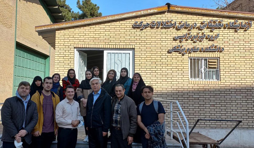 بازدید علمی دانشجویان انجمن علمی دانشجویی انیمیشن دانشگاه تربیت مدرس از آزمایشگاه تحقیقاتی درمانی اختلالات حرکت دانشکده علوم پزشکی