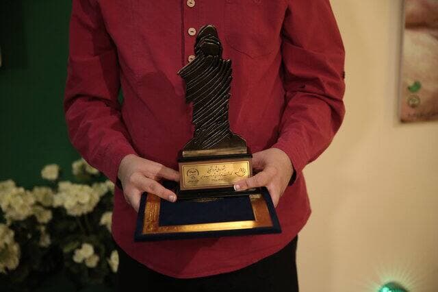  درخشش دانشجوی دکتری زبان شناسی دانشگاه در جشنواره ملی شعر دانشجویی