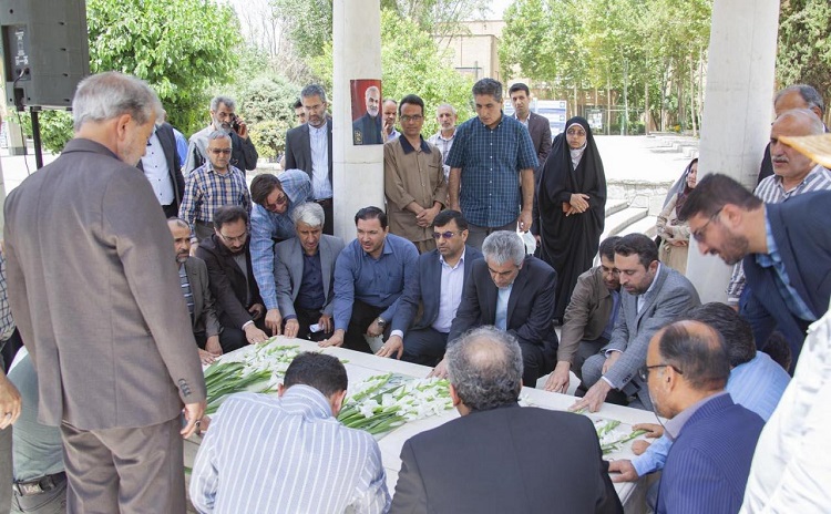 مراسم غبارروبی مزار شهدای گمنام دانشگاه تربیت مدرس برگزار شد