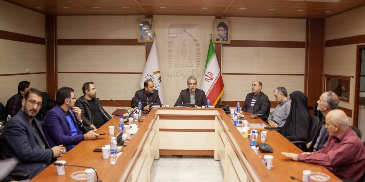 «نشست بهره مندی مؤثر اعضای هیأت علمی از فرصت ها و ظرفیت های پژوهشی دانشگاه» در دانشکده مهندسی برق و کامپیوتر برگزار شد